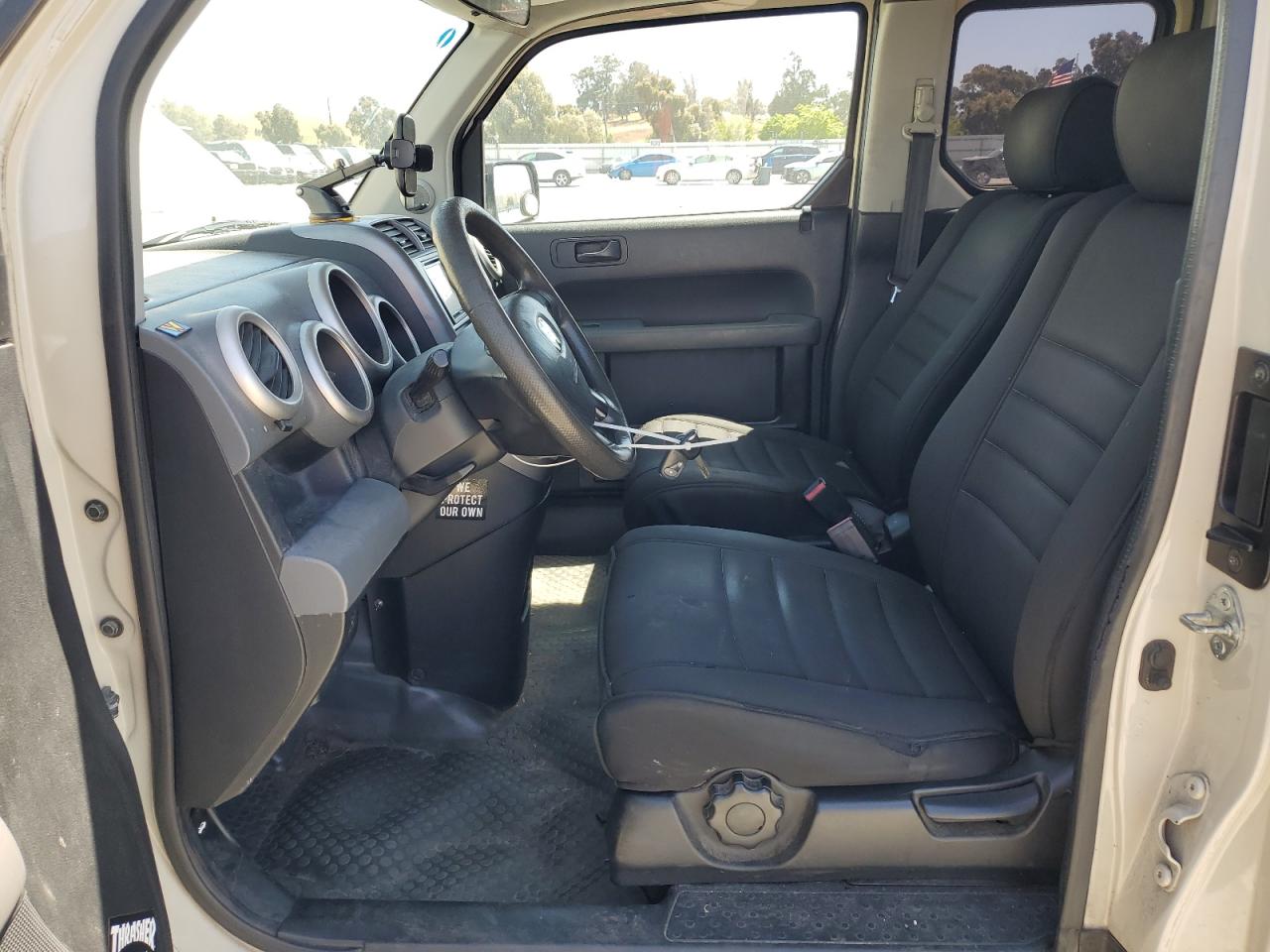 2005 Honda Element Lx VIN: 5J6YH18305L000354 Lot: 55852545