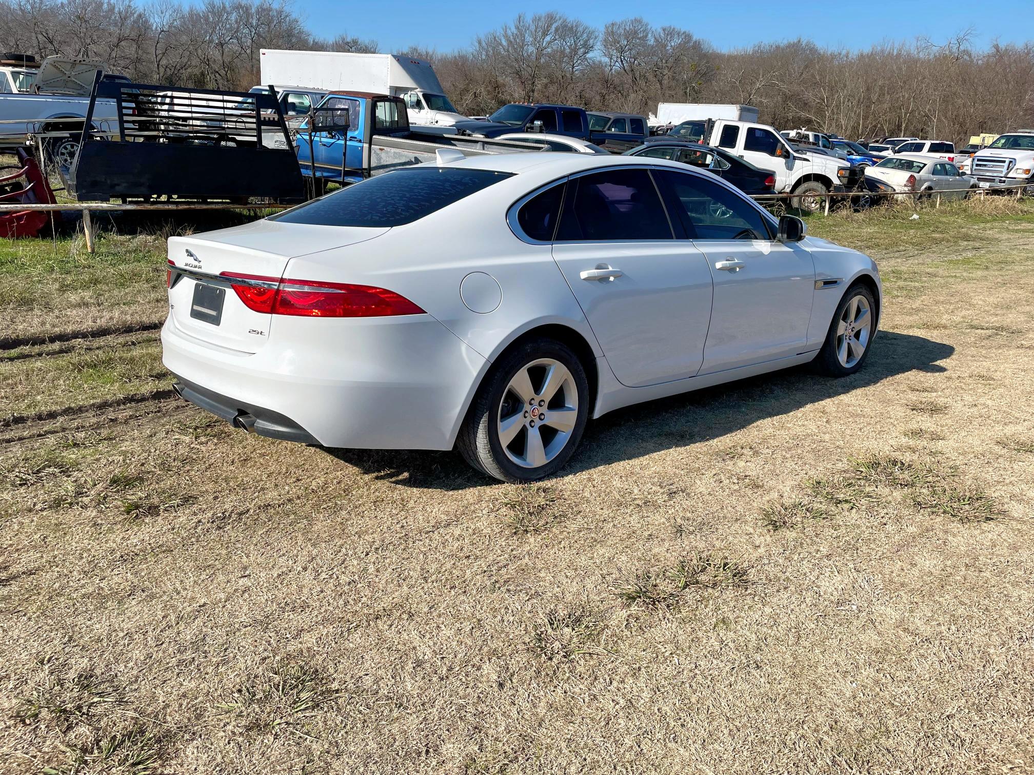  JAGUAR XF 2018 Biały