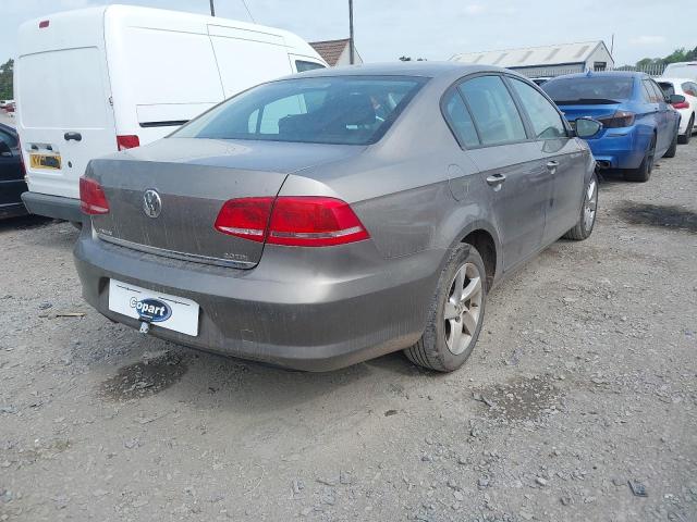 2011 VOLKSWAGEN PASSAT S B