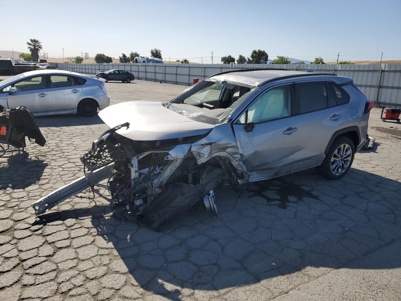 2023 Toyota Rav4 Xle Premium продається в Martinez, CA - All Over