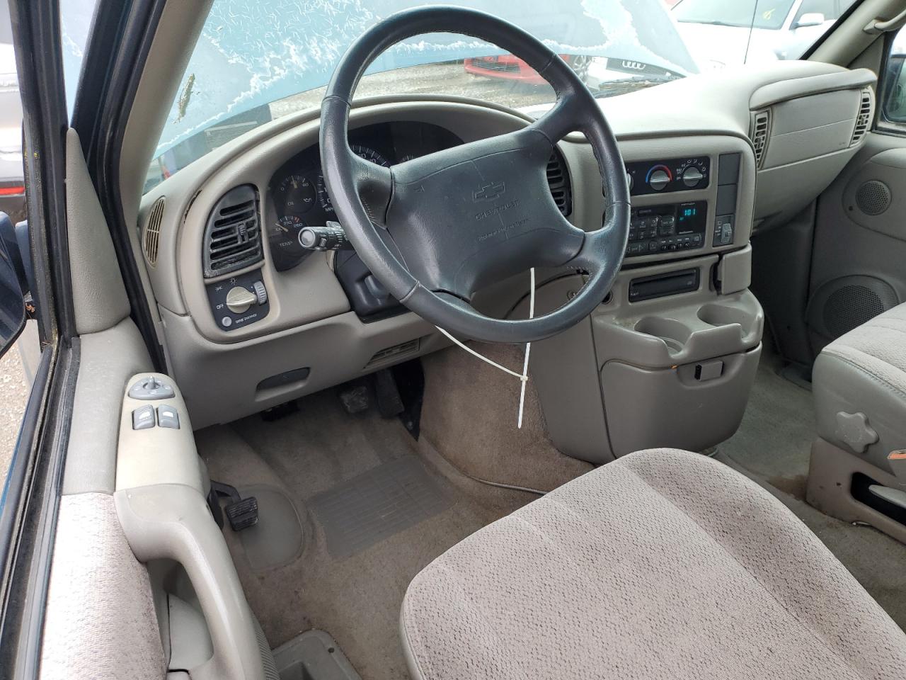 1998 Chevrolet Astro VIN: 1GNEL19W0WB124591 Lot: 55825235