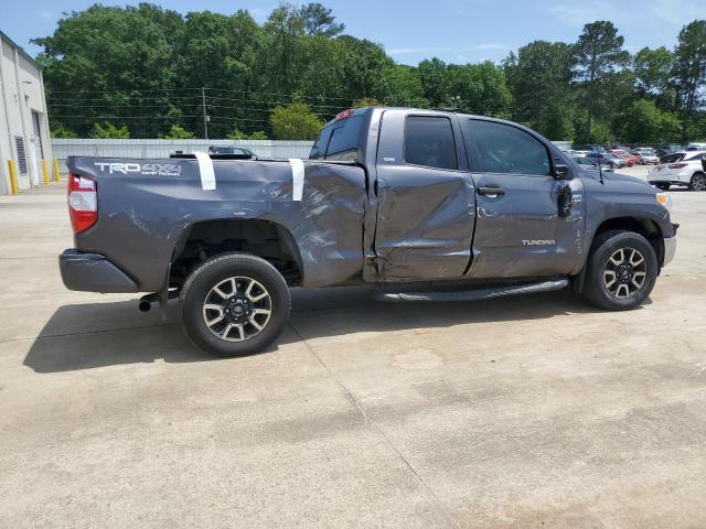 Pickups TOYOTA TUNDRA 2017 Srebrny