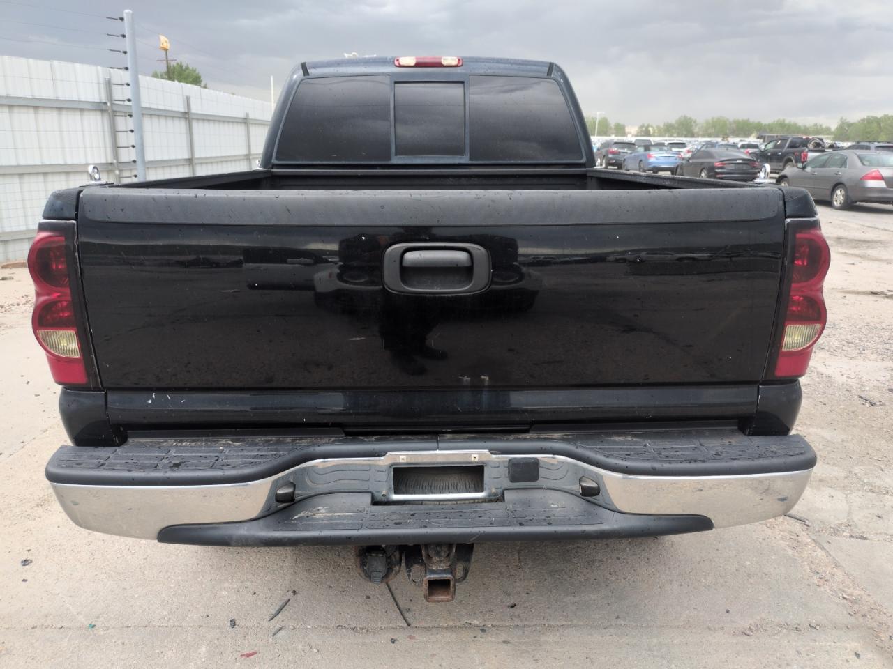 2005 Chevrolet Silverado K2500 Heavy Duty VIN: 1GCHK23U95F820332 Lot: 56718705