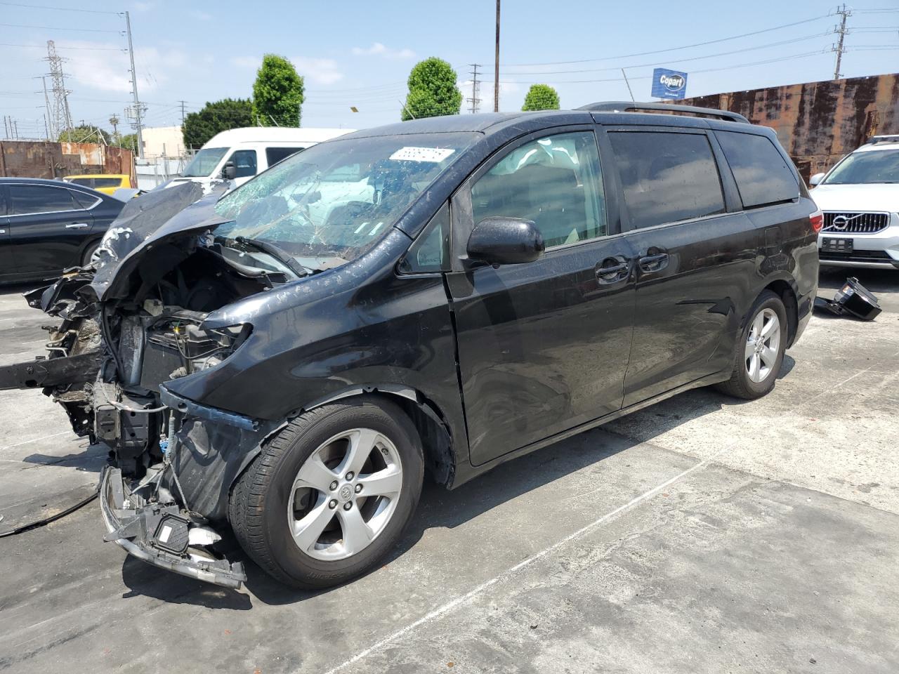 2015 Toyota Sienna Le for Sale in Wilmington, CA - All Over