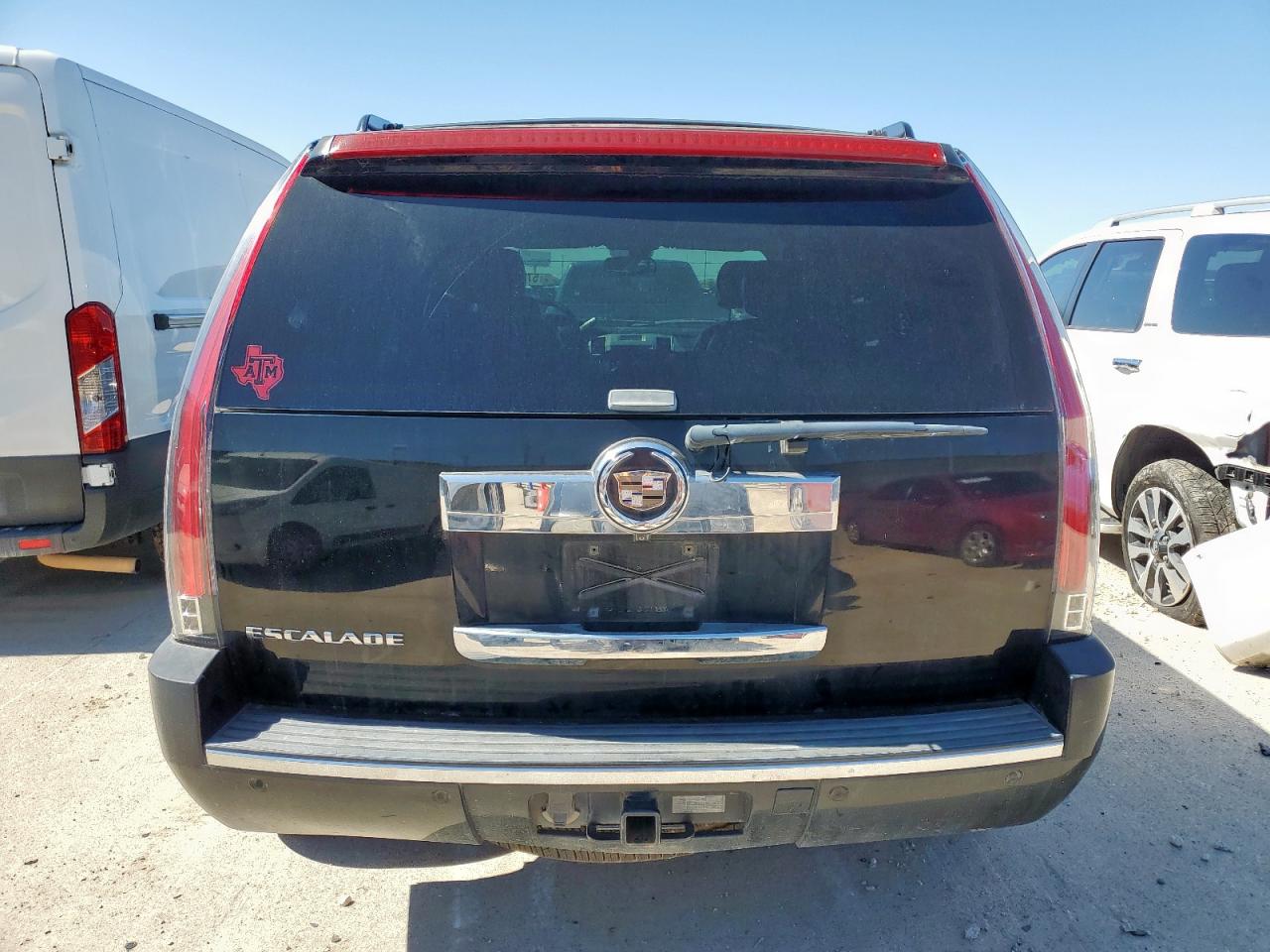 2013 Cadillac Escalade Luxury VIN: 1GYEC63837R290557 Lot: 57822015