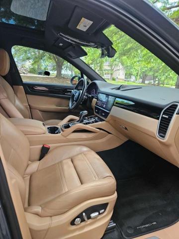  PORSCHE CAYENNE 2019 Granatowy