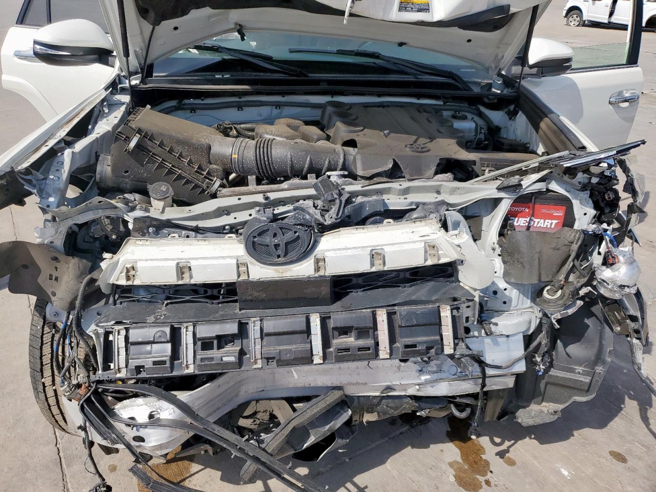 2020 Toyota 4Runner Sr5/Sr5 Premium VIN: JTEBU5JRXL5766697 Lot: 57037265