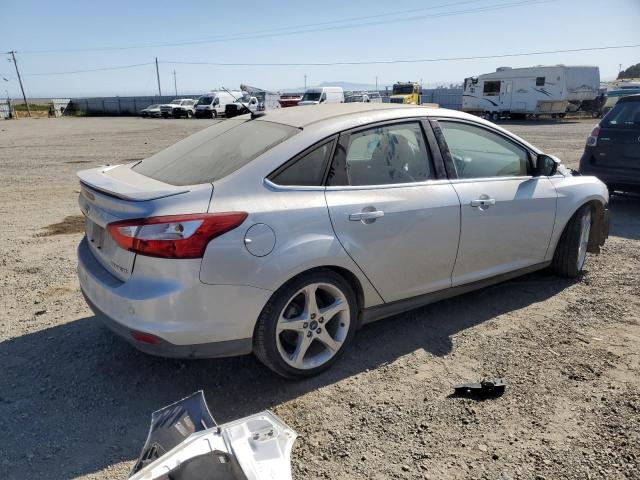 Sedans FORD FOCUS 2012 Srebrny