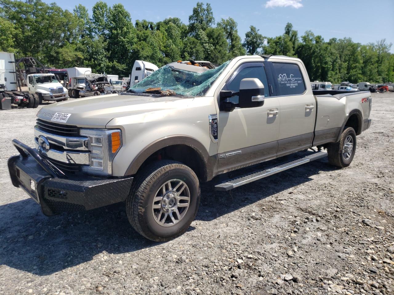 2017 Ford F350 Super Duty for Sale in Spartanburg, SC - Top/Roof