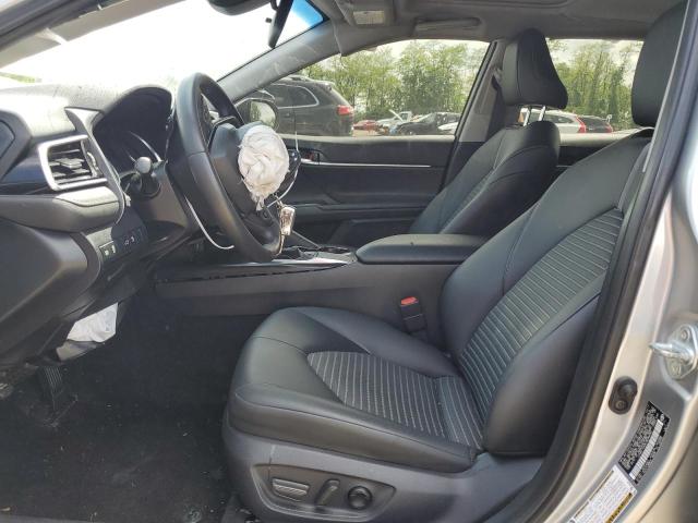  TOYOTA CAMRY 2018 Серебристый