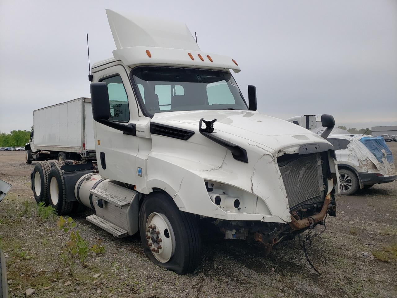 2020 Freightliner Cascadia 126 Semi Truck for Sale in Columbia Station, OH - Front End