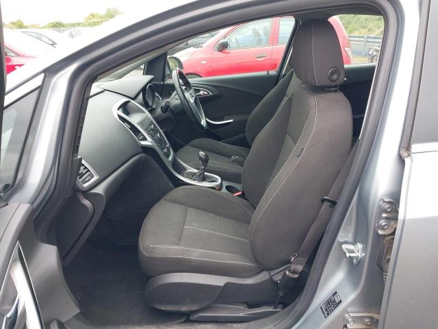 2013 VAUXHALL ASTRA SRI