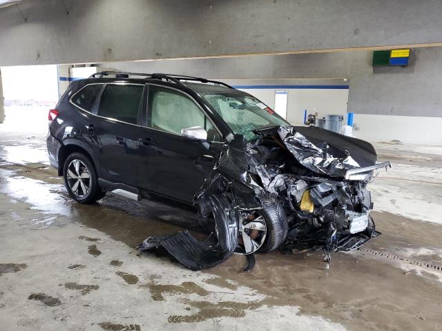  SUBARU FORESTER 2020 Czarny