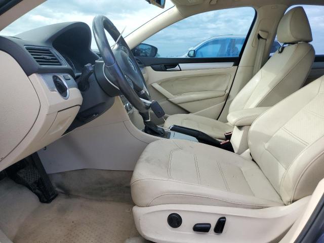 Sedans VOLKSWAGEN PASSAT 2012 Granatowy