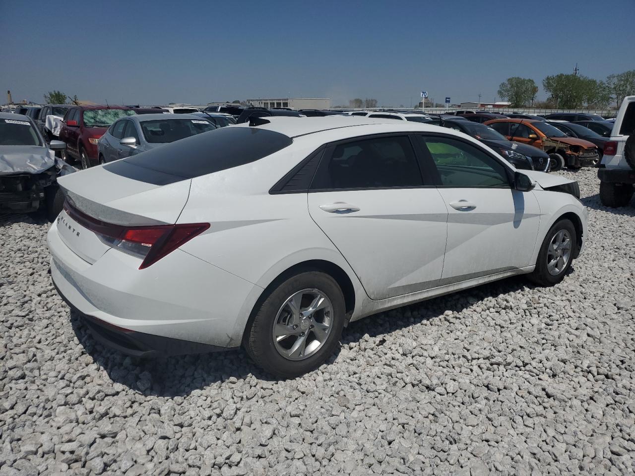2021 Hyundai Elantra - Image 3
