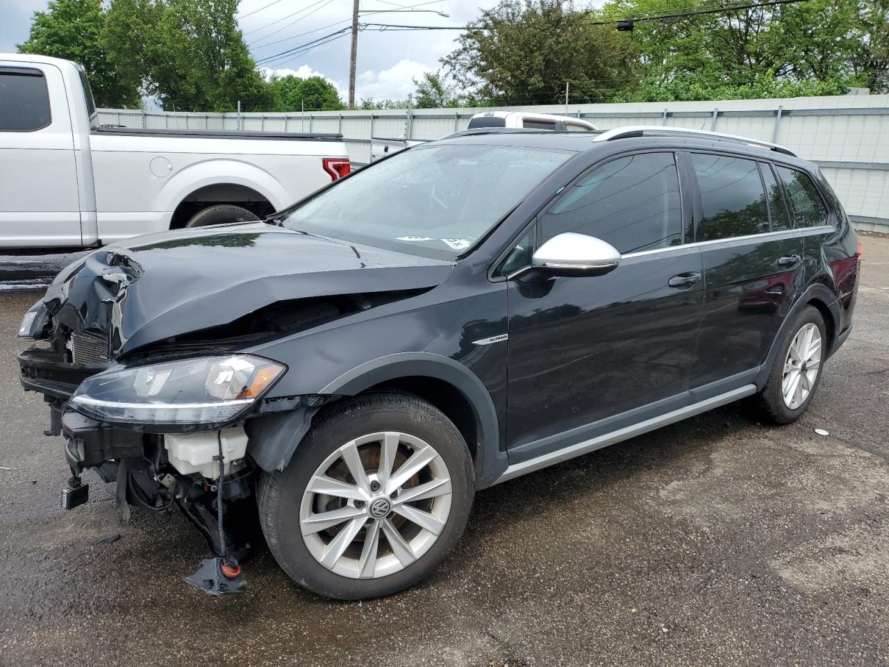 2019 Volkswagen Golf Alltrack S na sprzedaż w Moraine, OH - Front End