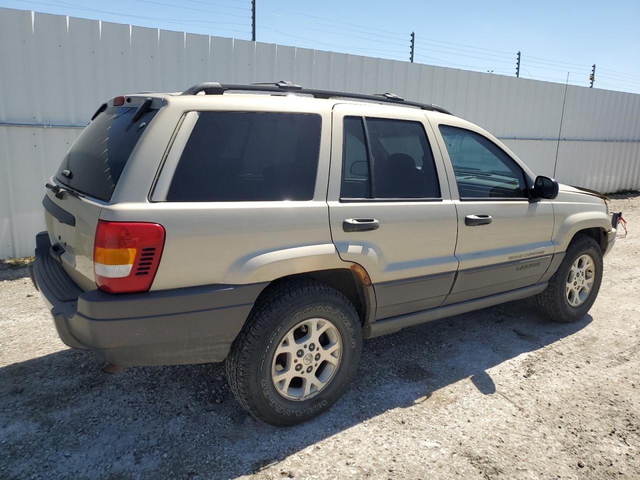 2001 Jeep Grand Cherokee Laredo gold suv gas 1J4GW48S11C567869 photo #4