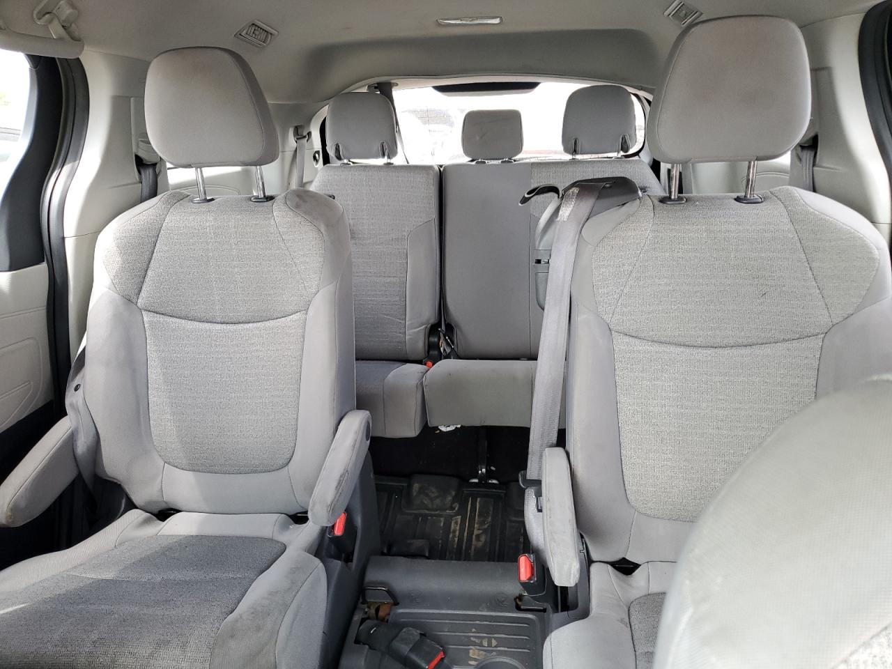 2021 Toyota Sienna Le VIN: 5TDKRKEC6MS018275 Lot: 56708015