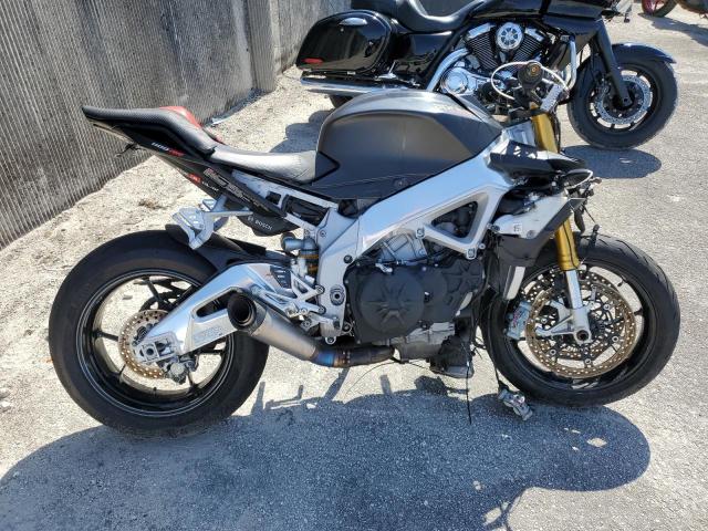 2019 Aprilia Tuono V4 1