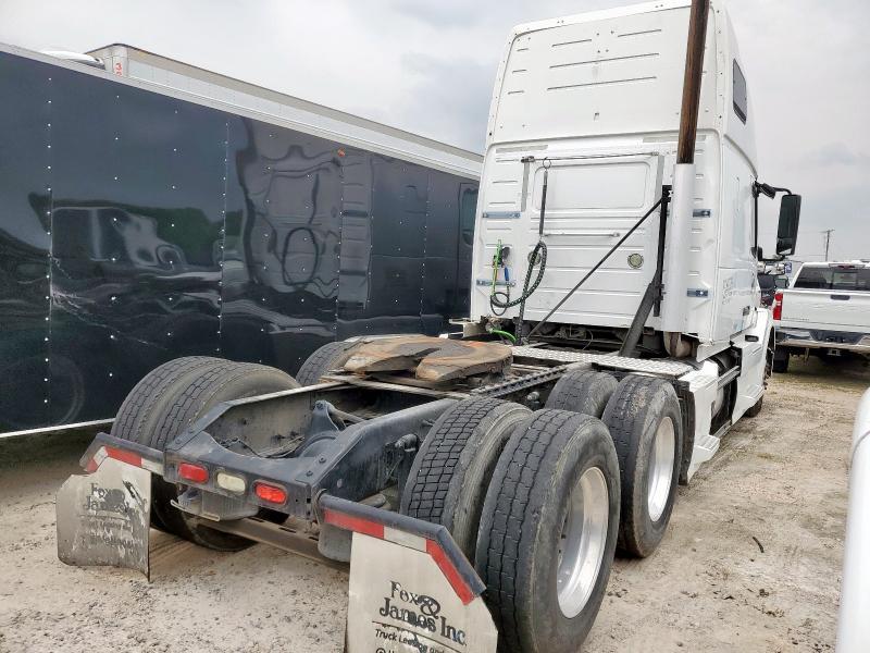 2015 VOLVO VNL SEMI TRUCK