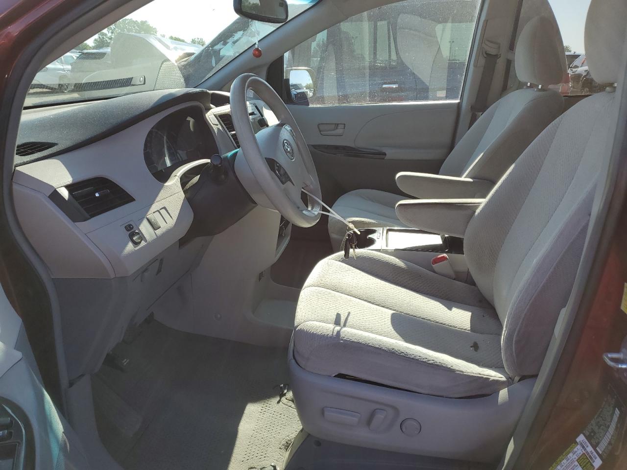 2011 Toyota Sienna Le VIN: 5TDKK3DC2BS045143 Lot: 57962795