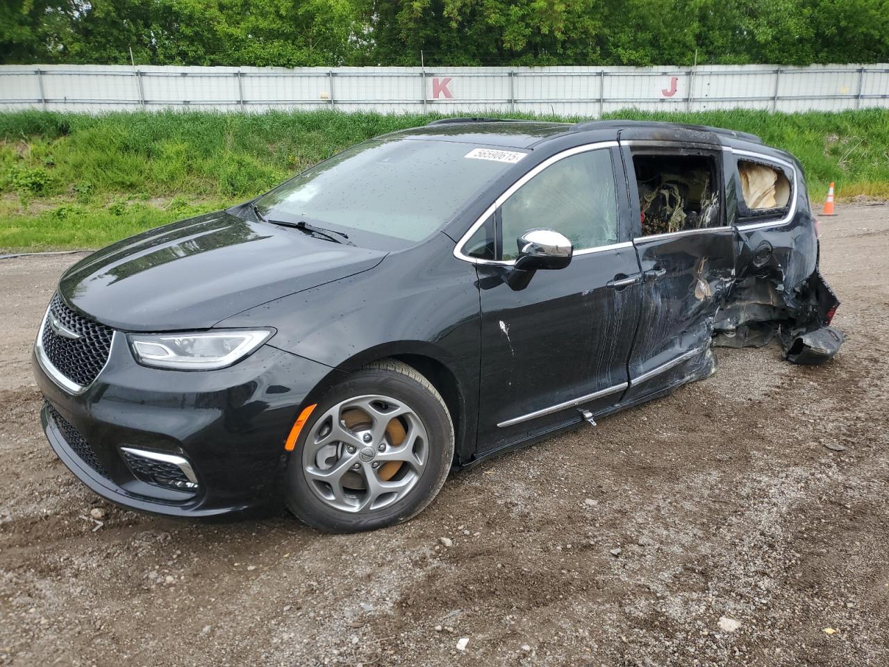 2022 Chrysler Pacifica Limited na sprzedaż w Davison, MI - Side