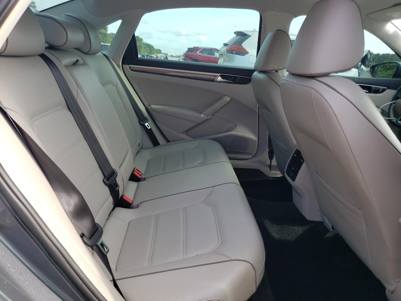 2017 Volkswagen Passat Se VIN: 1VWBT7A38HC036950 Lot: 57349945