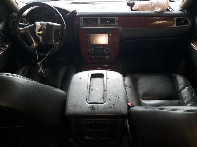  CHEVROLET SUBURBAN 2013 Srebrny