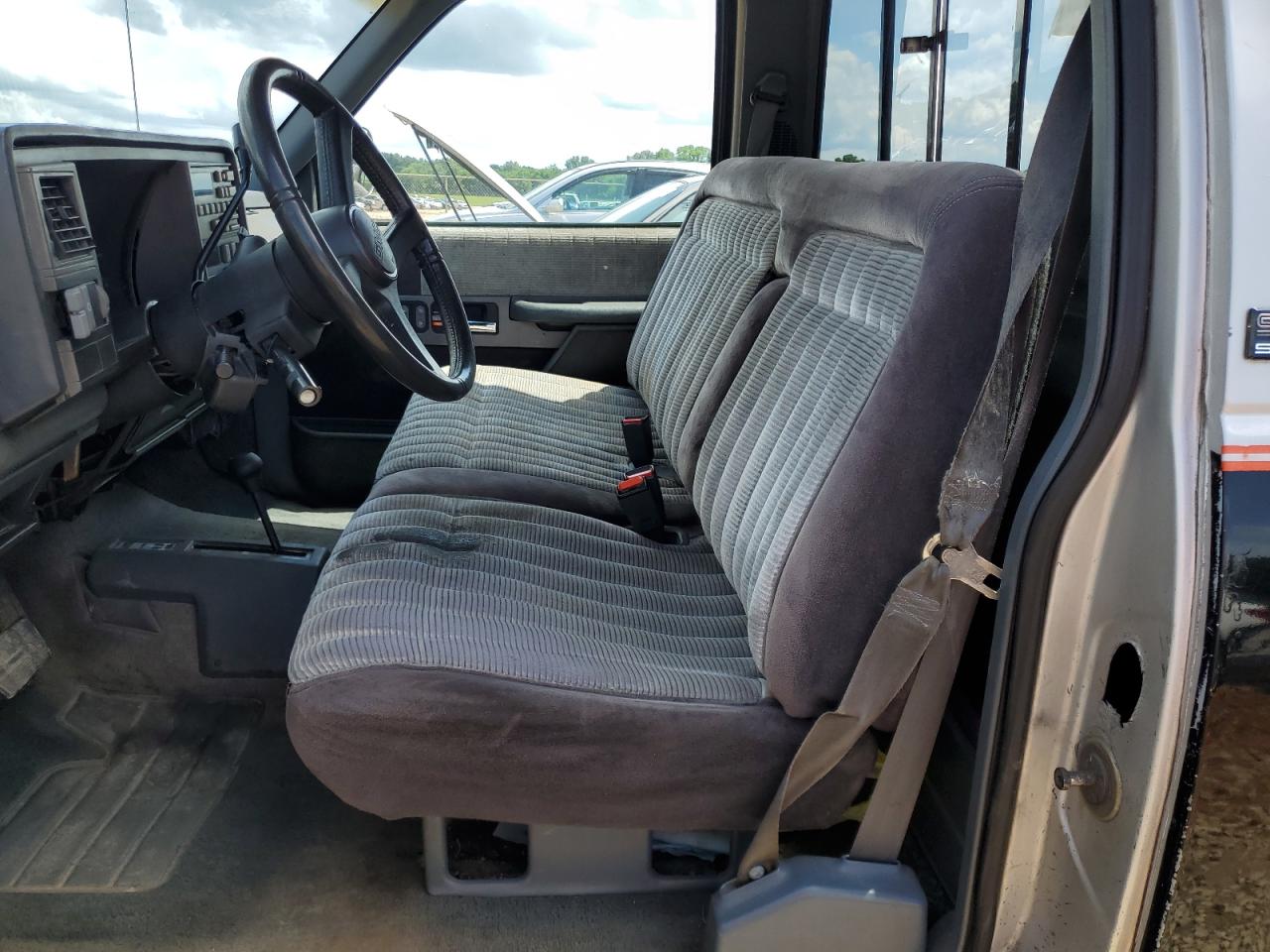 1990 GMC Sierra K1500 VIN: 2GTDK14K3L1531845 Lot: 58663815