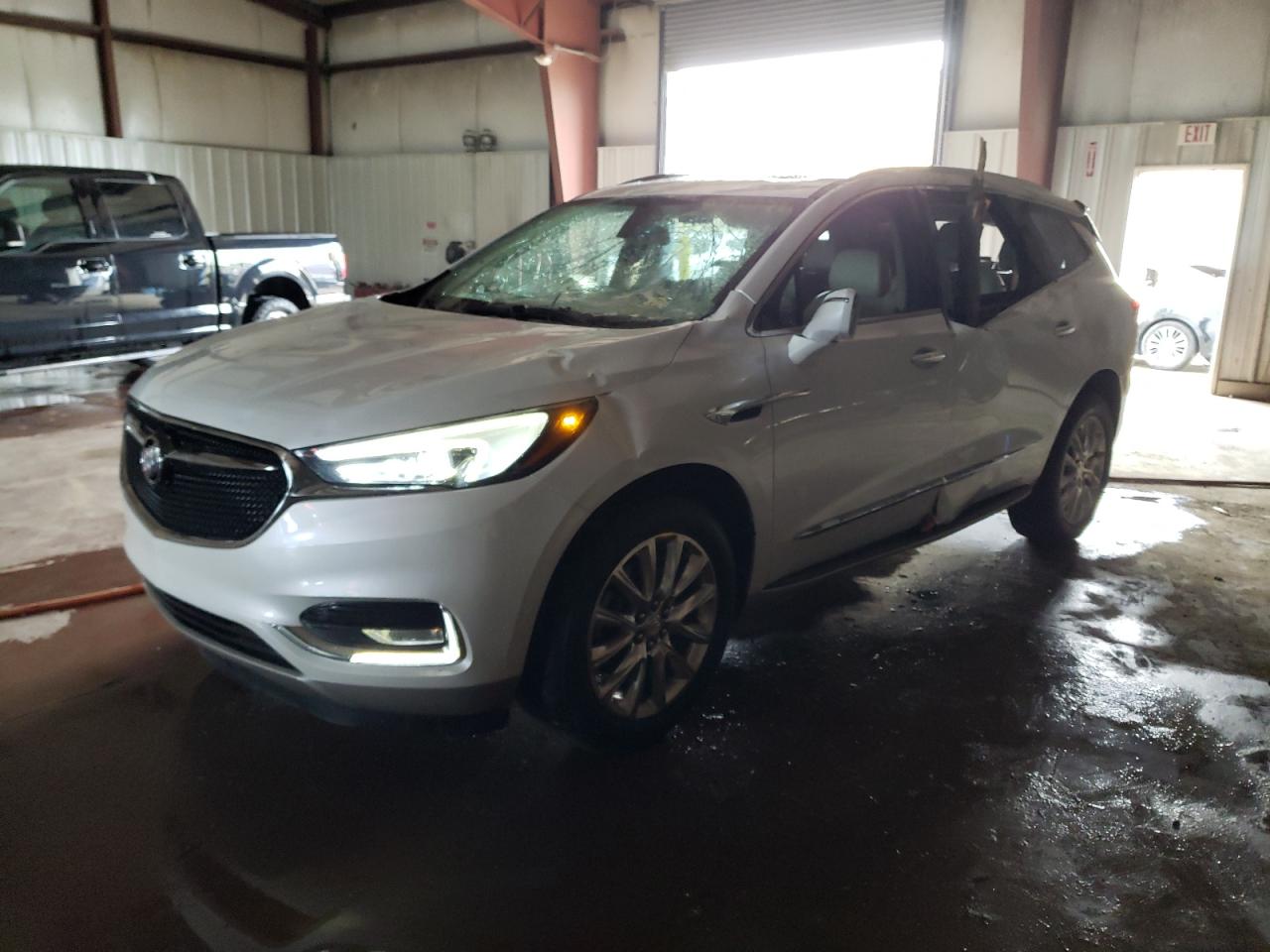 2018 Buick Enclave Essence for Sale in Lansing, MI - Side
