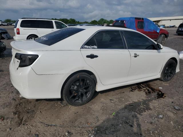 Sedans TOYOTA CAMRY 2012 Biały