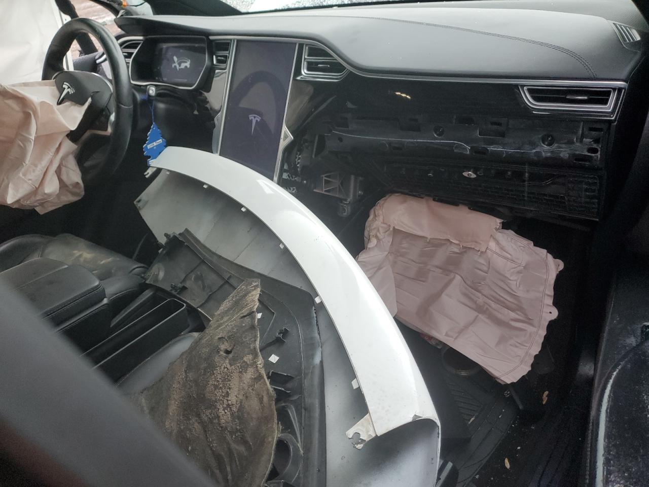 2016 Tesla Model X VIN: 5YJXCAE26GF028032 Lot: 57532385