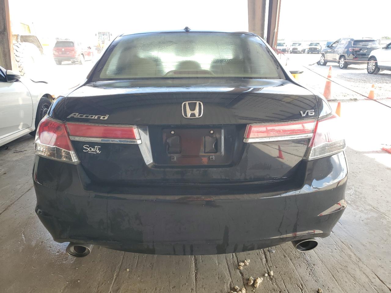 2011 Honda Accord Exl VIN: 1HGCP3F89BA026067 Lot: 56139485