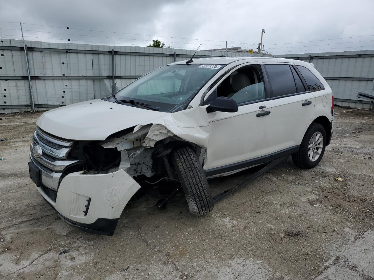 2013 Ford Edge Se zu verkaufen in Walton, KY - Front End
