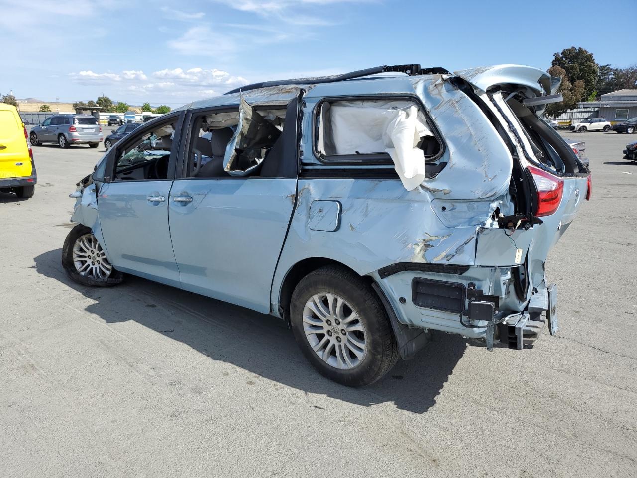 2015 Toyota Sienna Xle VIN: 5TDYK3DC8FS557294 Lot: 57247845