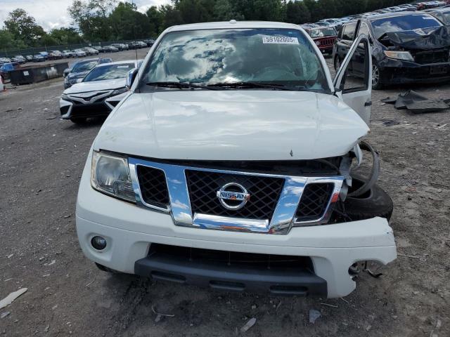 Pickups NISSAN FRONTIER 2014 Biały