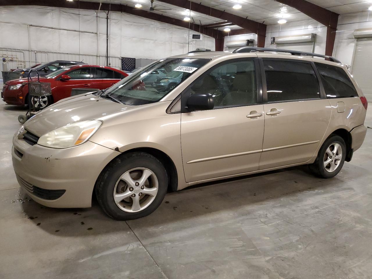 2005 Toyota Sienna Ce for Sale in Avon, MN - Front End