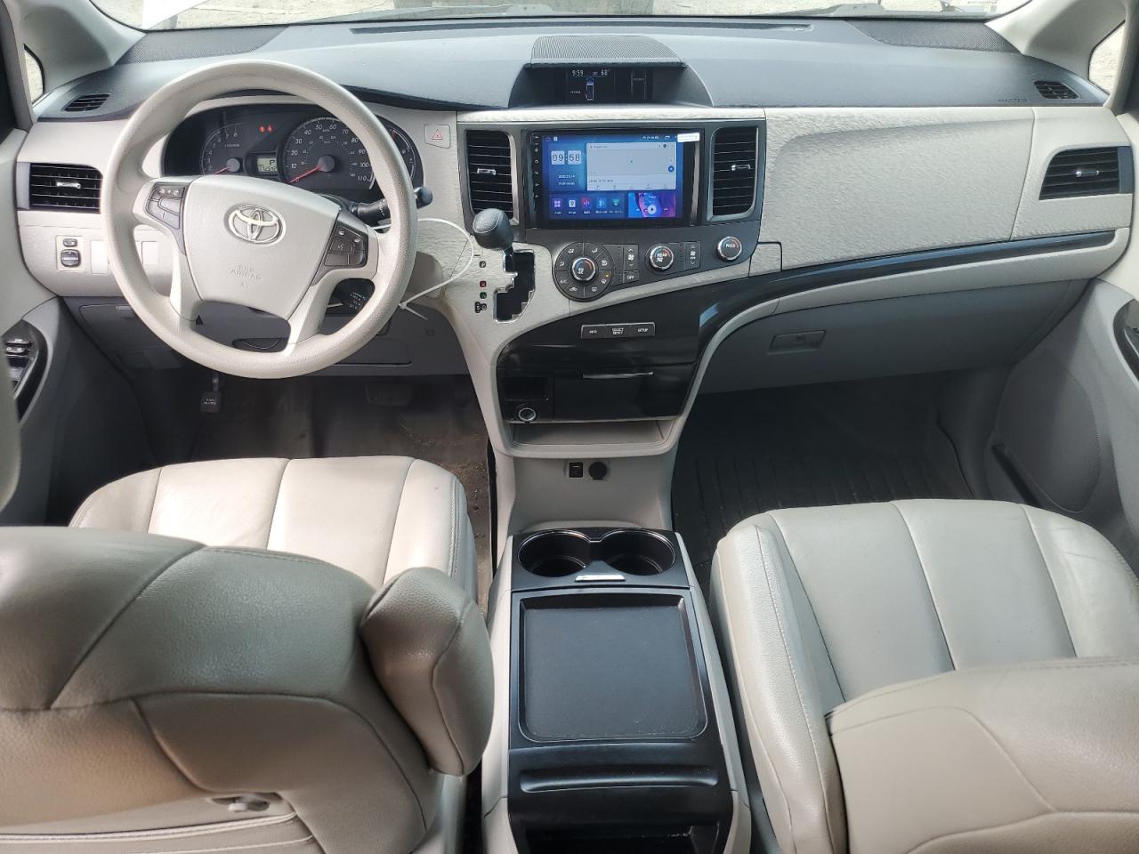 2011 Toyota Sienna Le VIN: 5TDJK3DC3BS021400 Lot: 56679375