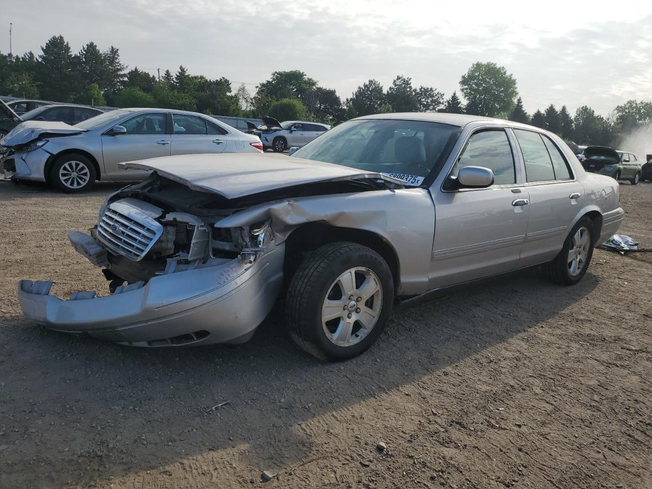 2011 Ford Crown Victoria Lx for Sale in Elgin, IL - Front End