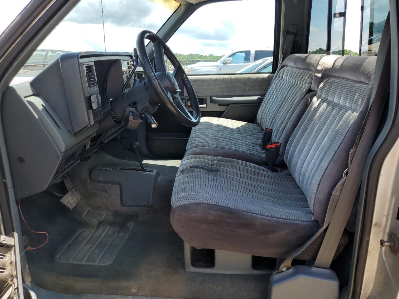 1990 GMC Sierra K1500 VIN: 2GTDK14K3L1531845 Lot: 58663815