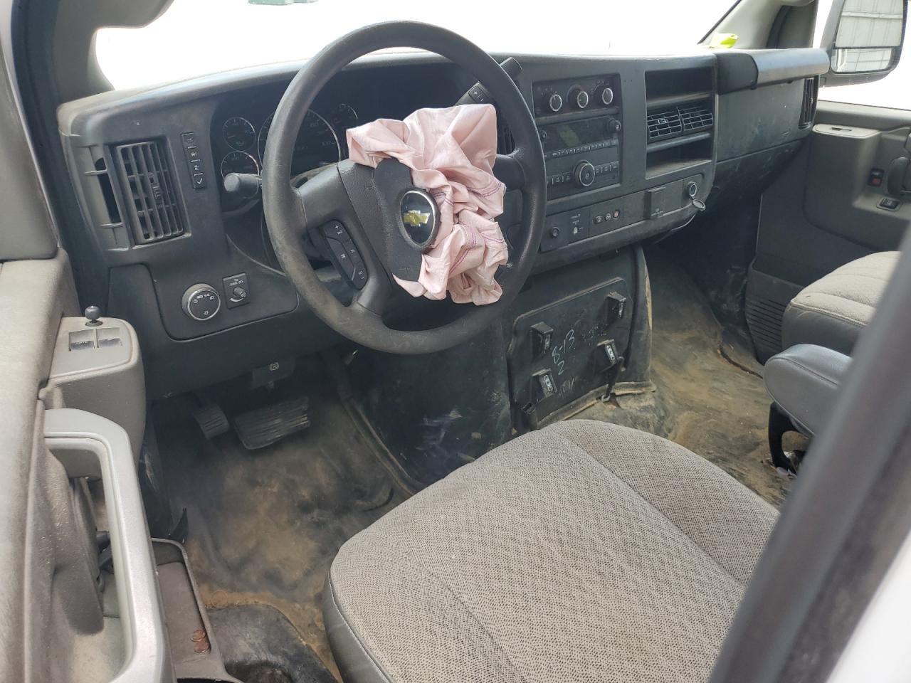 2018 Chevrolet Express G2500 VIN: 1GCWGAFP2J1339273 Lot: 57911215
