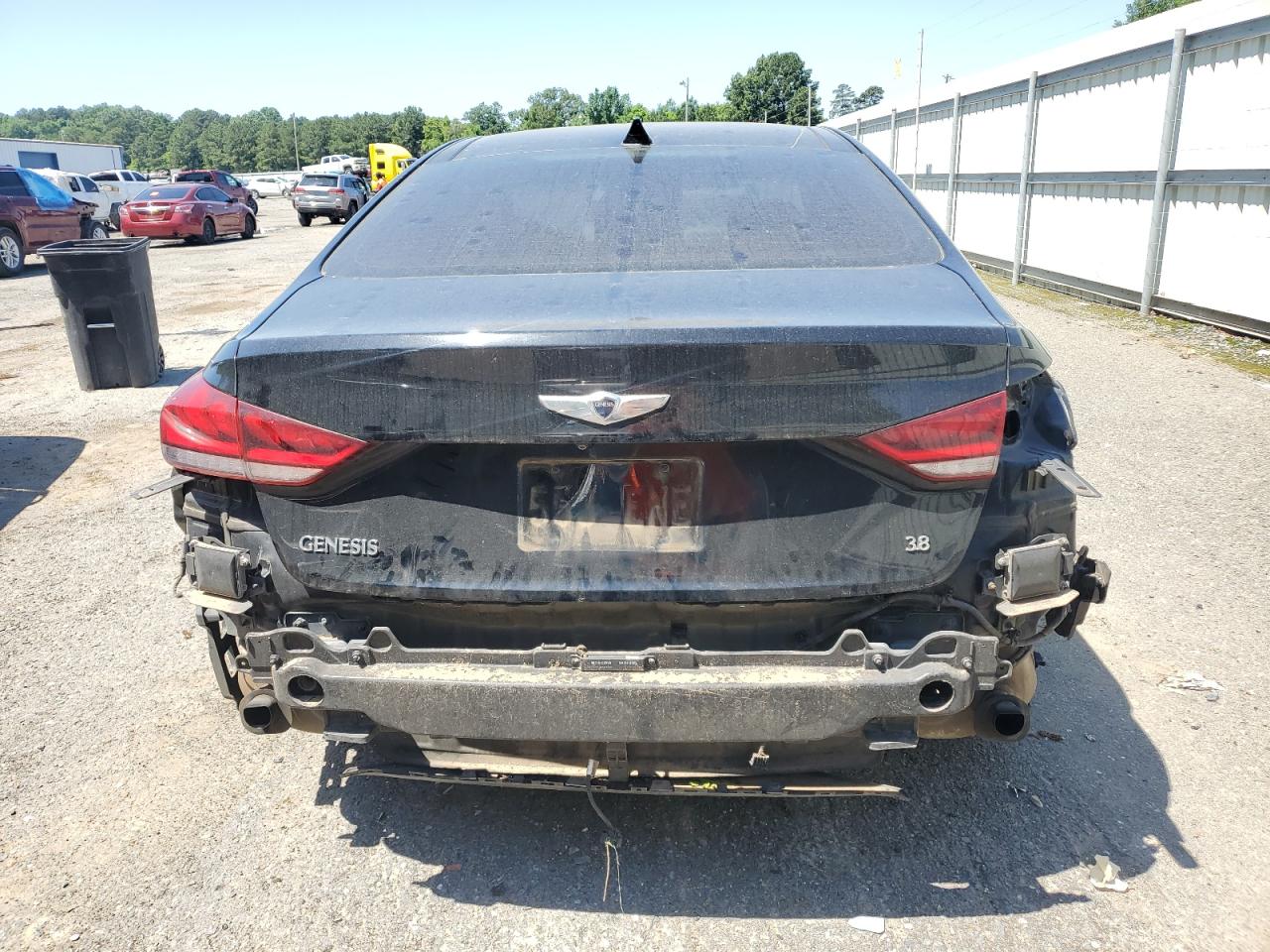 2015 Hyundai Genesis 3.8L VIN: KMHGN4JE5FU019397 Lot: 56640805