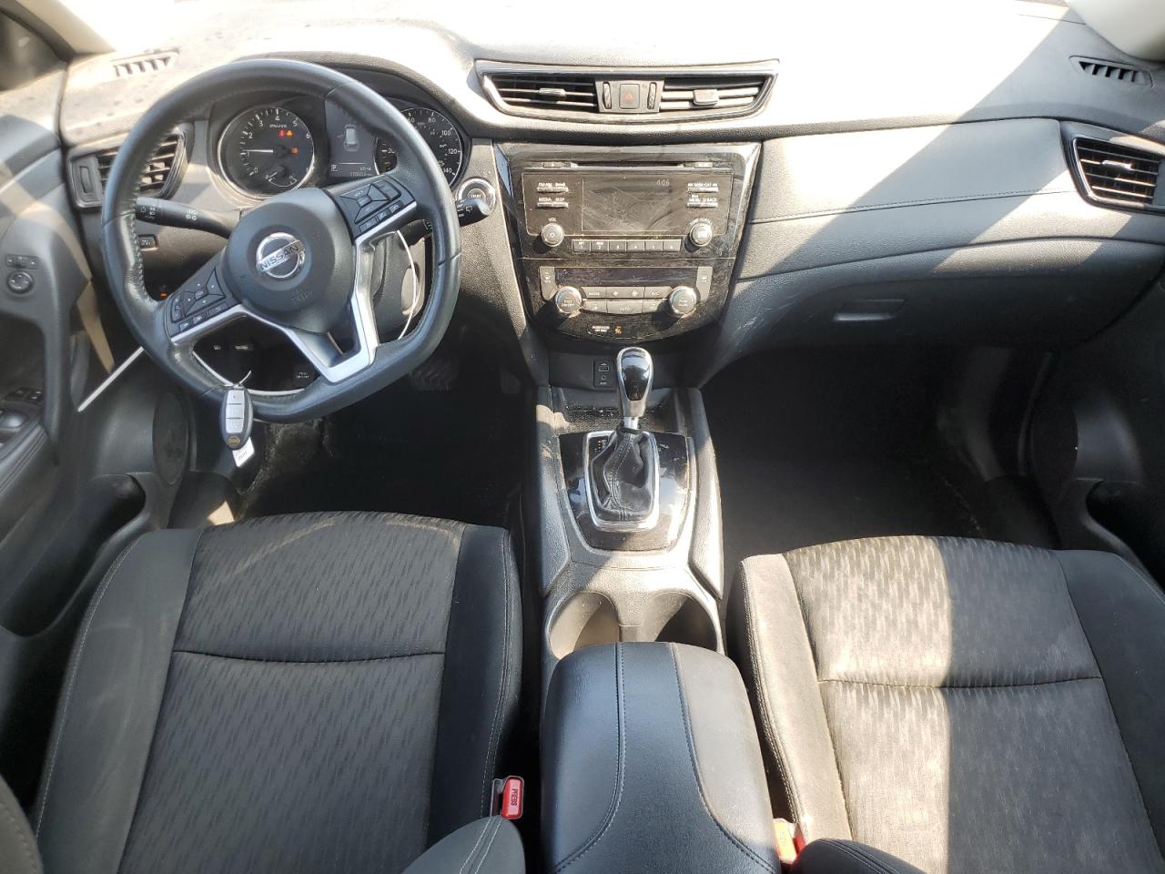 KNMAT2MT8HP543062 NISSAN ROGUE 2017