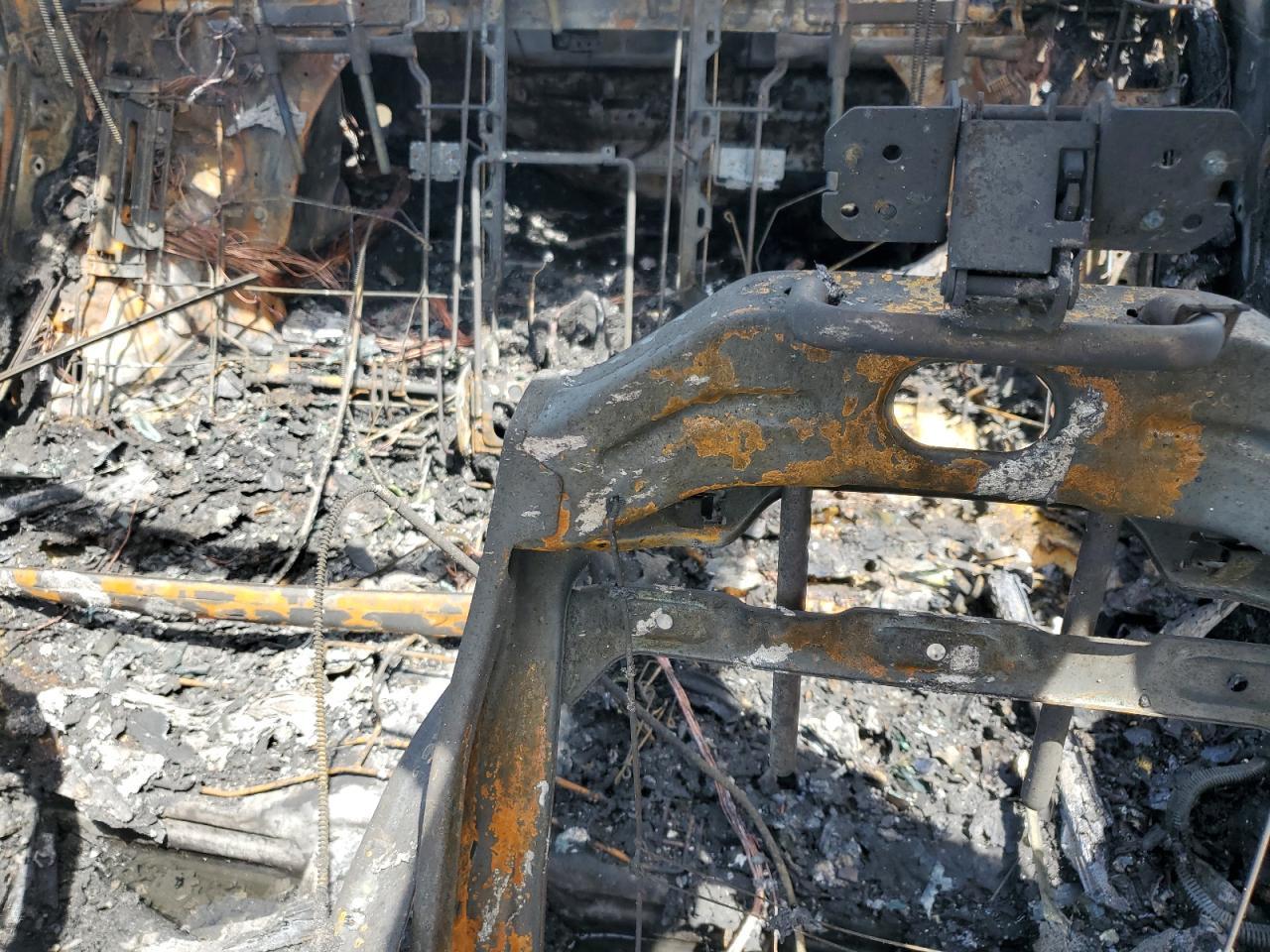 KMHGN4JE0FU091477 2015 Hyundai Genesis 3.8L