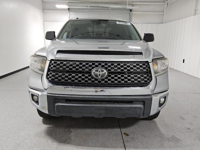  TOYOTA TUNDRA 2018 Srebrny