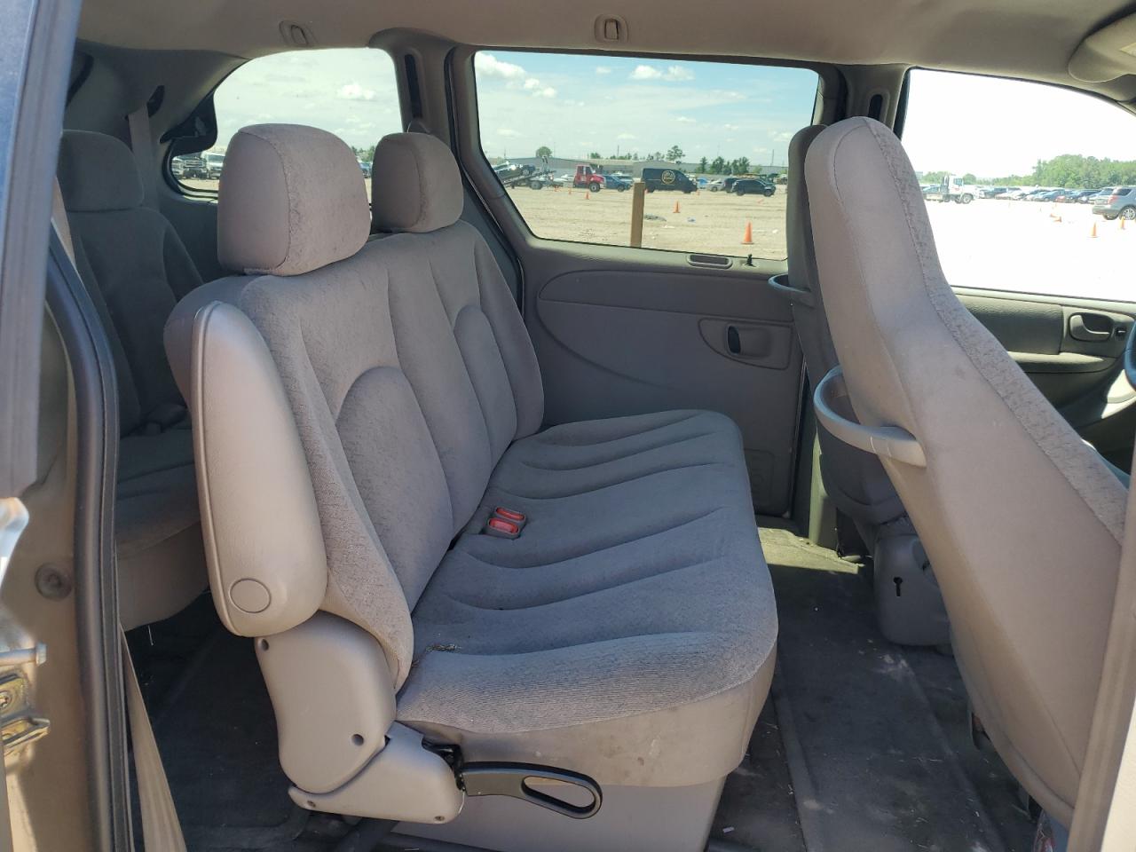 2002 Dodge Caravan Sport VIN: 1B4GP453X2B646610 Lot: 56537165