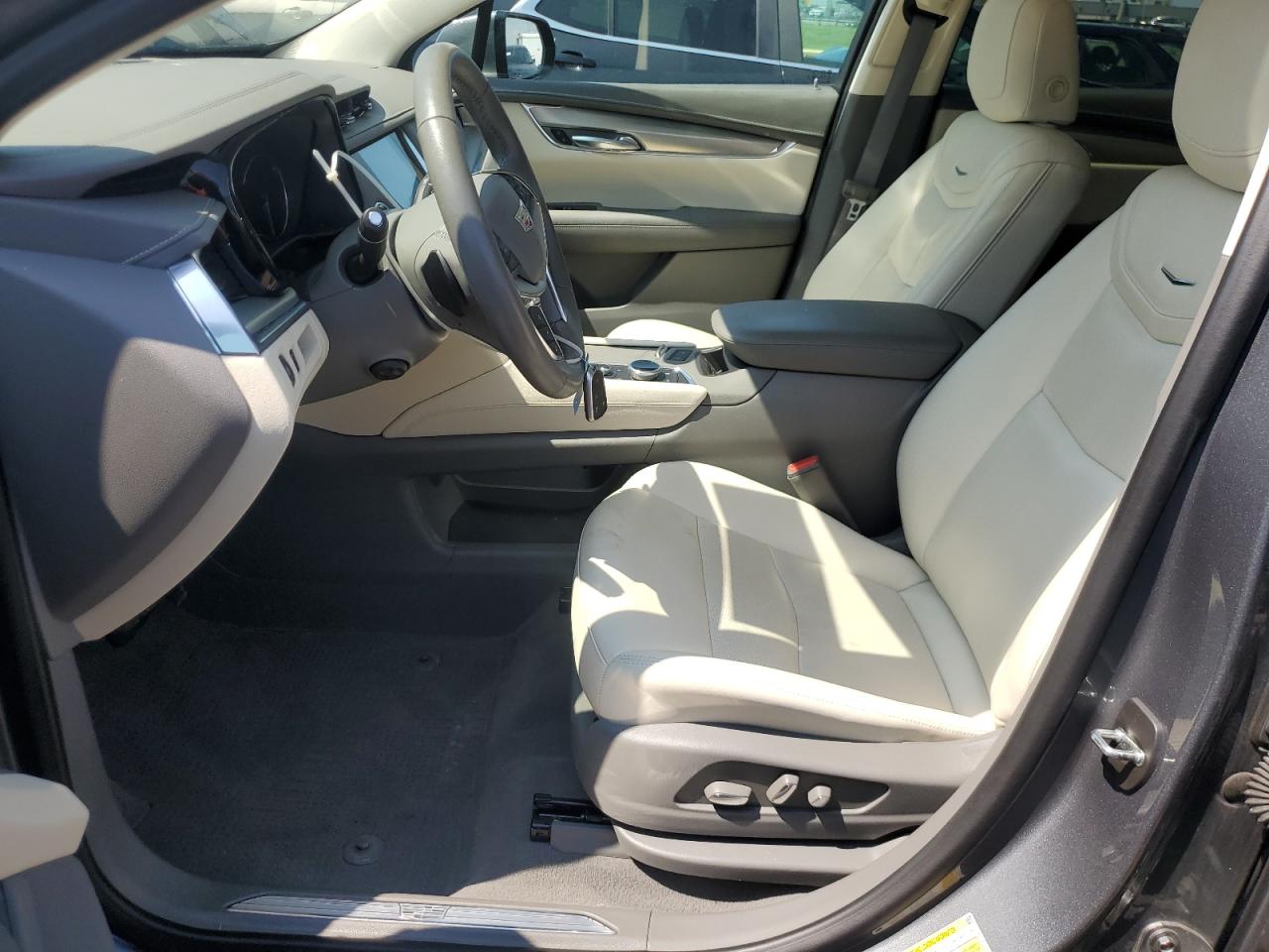 2022 Cadillac Xt5 Premium Luxury VIN: 1GYKNDR44NZ130545 Lot: 57099435