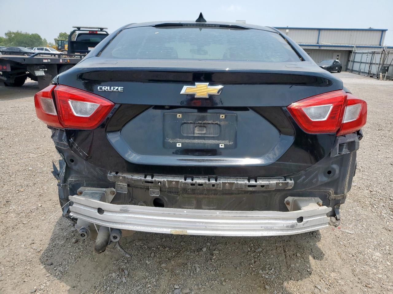 2019 Chevrolet Cruze Ls VIN: 1G1BC5SM3K7128605 Lot: 57252375