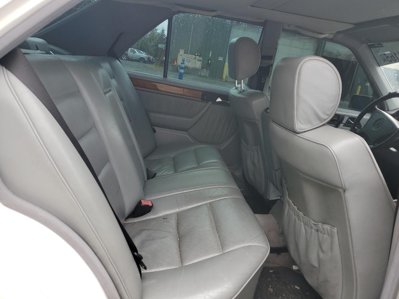 1994 Mercedes-Benz E 320 VIN: WDBEA32E8RC060731 Lot: 59061165