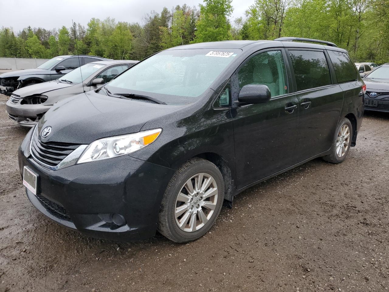 Cookstown, ON에서 판매 중인 2014 Toyota Sienna Le - Front End
